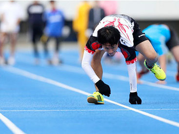 В Японии прошел первый в мире чемпионат по обезьяньему бегу - ФОТО