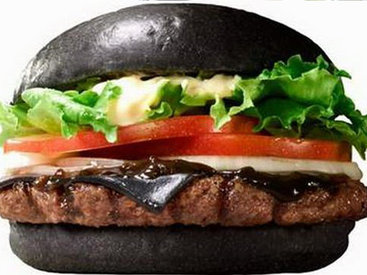 Burger King выпускает уникальные черные бургеры - ФОТО