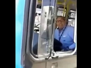 Водитель автобуса наказал наглого водителя - ВИДЕО