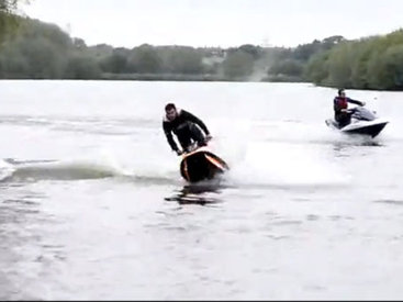 Невероятные трюки на водном мотоцикле - ВИДЕО
