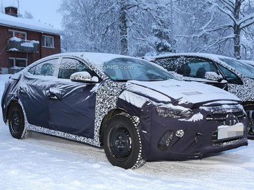 Hyundai вывела на тесты новую Elantra - ФОТО