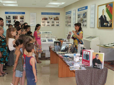 В Ташкенте проходит выставка "Гейдар Алиев и Восток"