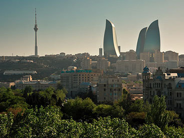 Прогулка российского блогера по Баку - ФОТО