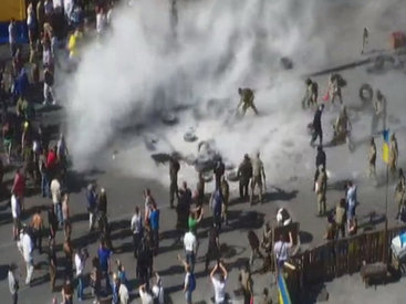 На киевском Майдане начались столкновения - ОБНОВЛЕНО - ФОТО