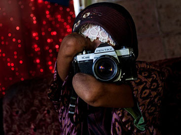 В Индонезии живет безрукий профессиональный фотограф - ФОТОСЕССИЯ