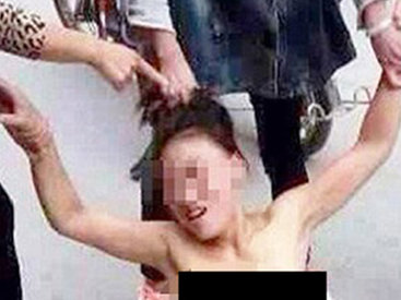 Китаянку раздели и избили за интимную связь с чужим мужем - ФОТО - ВИДЕО