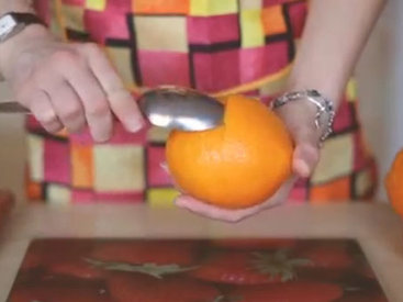 Как быстро почистить апельсин - ВИДЕО