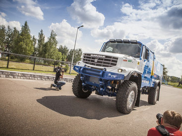 "КАМАЗ" выпустил свой первый гоночный грузовик с капотом - ФОТО