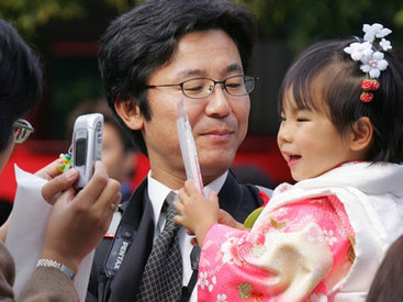 В японском городе введут "комендантский час" для смартфонов