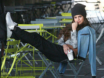 Селена Гомес оставила Бибера ради съемок для Adidas - ФОТО