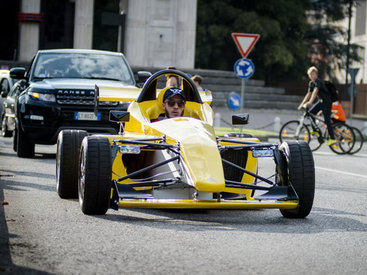 Итальянцы собирают пожертвования на спорткар в стиле "Формулы" - ФОТО