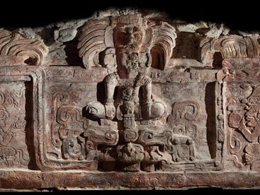 Обнаружена уникальная статуя майя - ФОТО