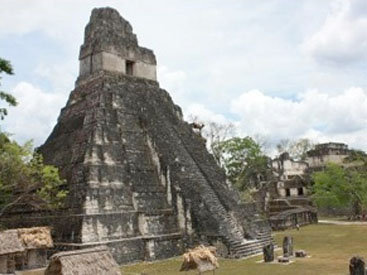 "Черные" археологи охотятся за сокровищами майя