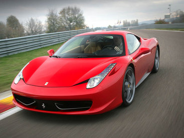 Студент сжег Ferrari 458 Italia, чтобы купить новую машину