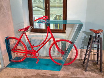 Необычный дизайн: велосипедный бар в Бухаресте - ФОТОСЕССИЯ