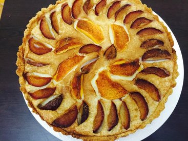 Пирог с персиками и сливой - Пошаговый рецепт - ФОТО