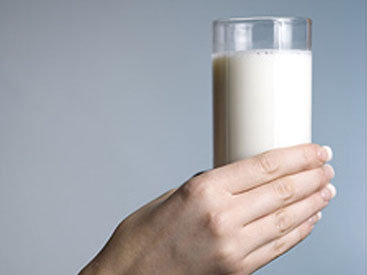 Молоко может навредить здоровью взрослых людей