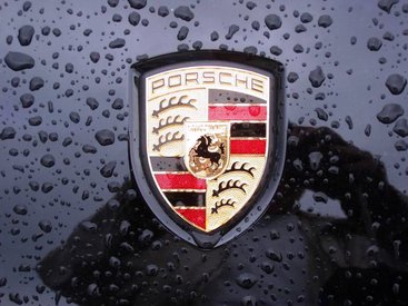 Появилось изображение маленького хэтчбека Porsche - ФОТО