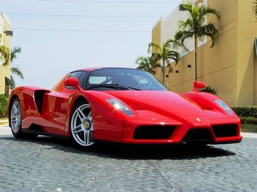 Подбитый Ferrari Enzo "всего" за $376 тыс. долларов