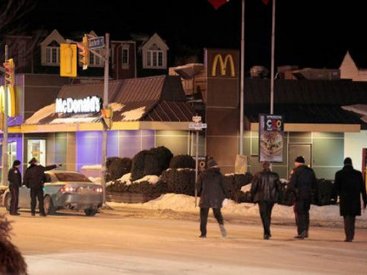 Стрельба в McDonald's: охранник убил 2 канадцев