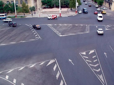 В центре Баку ограничено движение транспорта
