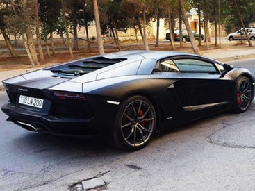 Lamborghini на улицах Баку - ВИДЕО