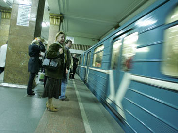 В проблемах бакинского метро обвинили пассажиров