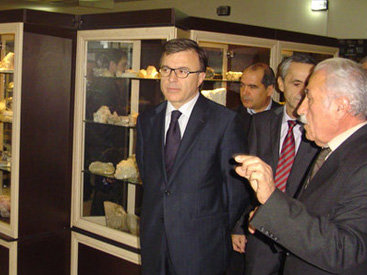 Состоялось открытие отремонтированного Музея геологии Азербайджана