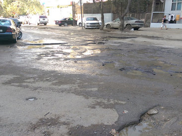 Эта дорога наводит ужас на бакинских водителей - ФОТО