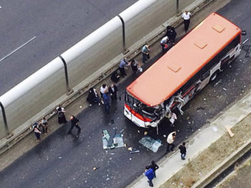 В Баку автобус врезался в грузовик: есть пострадавшие - ОБНОВЛЕНО - ФОТО