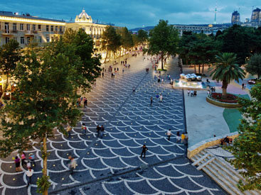 Огни Баку: предзакатная игра света на площади Фонтанов - ФОТОСЕССИЯ