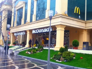 В бакинском McDonald’s предлагают перекусить плесенью? - ФОТО