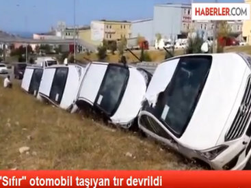 Перевернулся трейлер, везущий автомобили в Азербайджан - ВИДЕО