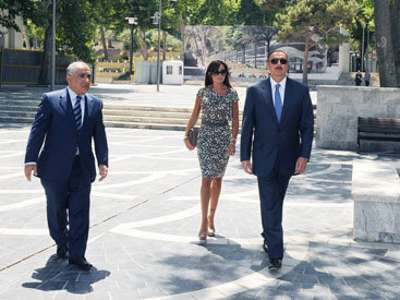 Президент Азербайджана ознакомился с реконструкцией, проведенной на площади Фонтанов в Баку - ОБНОВЛЕНО - ФОТО
