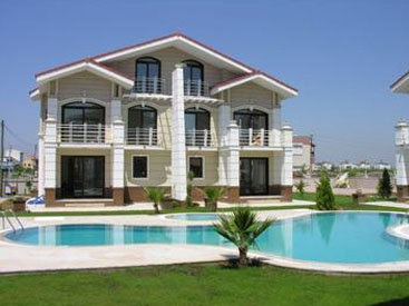 Чем азербайджанцев привлекает зарубежная недвижимость