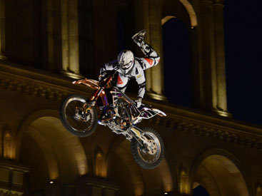 Грандиозное шоу фристайл мотокросса Red Bull X-Fighters Jams в Баку - ОБНОВЛЕНО - ФОТО