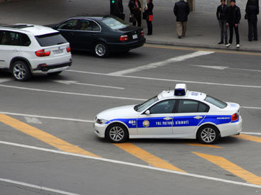 Какие уловки используют бакинские водители против дорожной полиции - ФОТО