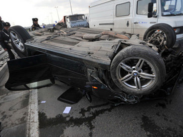 Тяжелое ДТП в Огузе: водительница "Nissan" перевернула авто – ОБНОВЛЕНО – ВИДЕО