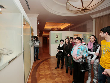 Ученики и преподаватели Элитарной гимназии побывали в Фонде Гейдара Алиева - ФОТО
