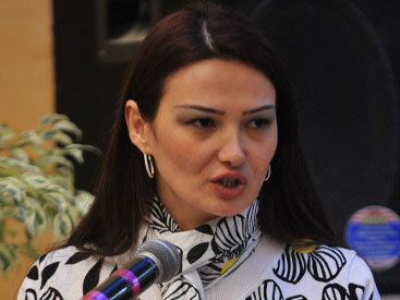 Азербайджанский депутат удостоена в Стамбуле журналистской премии "Лучшие года"
