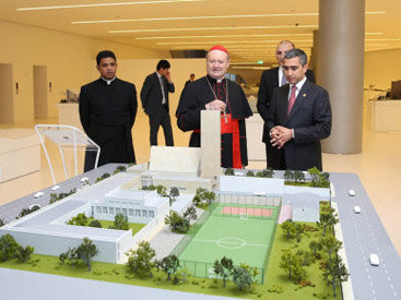 Президент Понтификского совета Ватикана по культуре кардинал Джанфранко Равази посетил Центр Гейдара Алиева - ФОТО