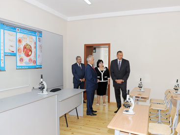 Президент Азербайджана ознакомился с работами по капремонту и реконструкции в общеобразовательной школе в Баку - ОБНОВЛЕНО - ФОТО