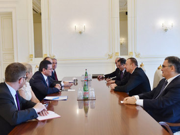 Президент Ильхам Алиев принял делегацию во главе с вице-президентом Еврокомиссии - ФОТО