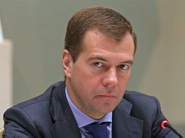Медведев отказался от православия в конституции РФ