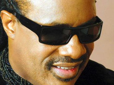 Самый знаменитый слепой музыкант отмечает день рождения