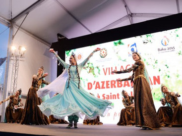 Выступление азербайджанских танцоров в Париже вызвало большой интерес - ФОТО