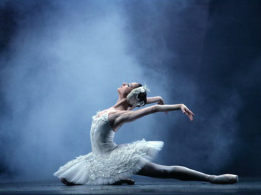 "Лебединое озеро" - к 100-летию легендарной азербайджанской балерины Гамер Алмасзаде - ФОТО