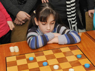 Дочь известного азербайджанского КВН-щика успешно выступила на чемпионате мира по русским шашкам