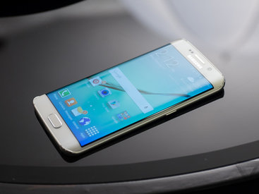 Блогер разбил и утопил два Galaxy S6 Edge ради теста - ВИДЕО