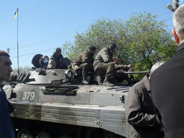 В Мариуполь вошли украинские танки - ФОТО